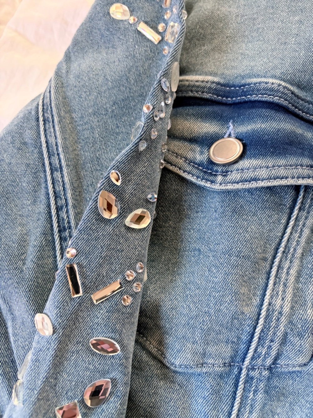 Good American Light Blue Denim Jacket with Logo Tag - Picture 6 of 9